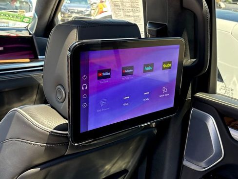 Used 2025 Cadillac Escalade Sport Platinum image 19