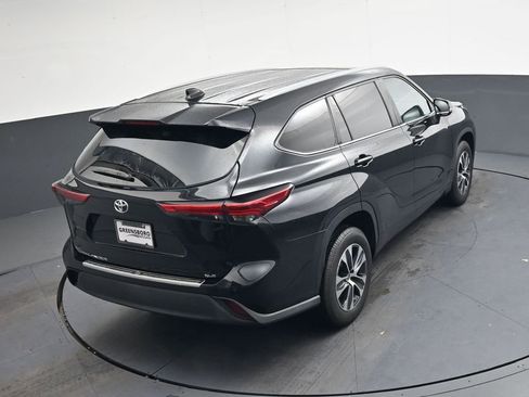 Used 2023 Toyota Highlander L image 32