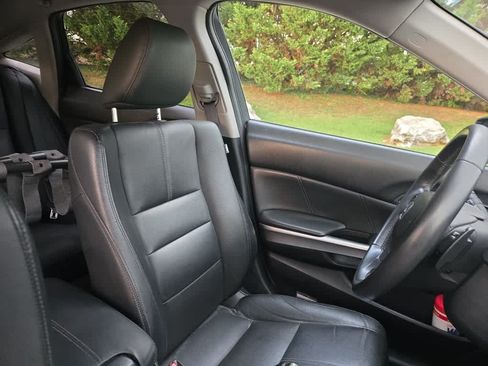 Used 2015 Honda Crosstour EX-L image 12
