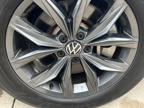 Certified 2023 Volkswagen Tiguan SE w/ Panoramic Sunroof Package FWD image 12