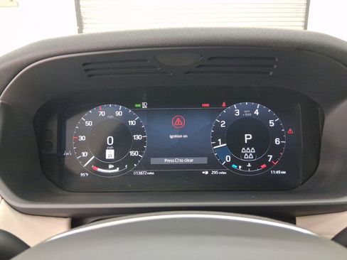 New 2025 Land Rover Discovery S image 16