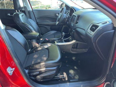 Used 2021 Jeep Compass Latitude image 12