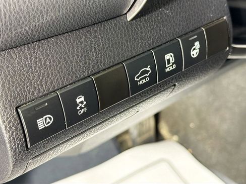 Used 2023 Toyota Camry SE image 10