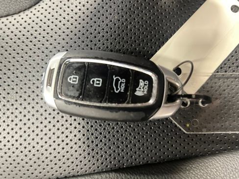 Used 2020 Hyundai Santa Fe Limited image 32