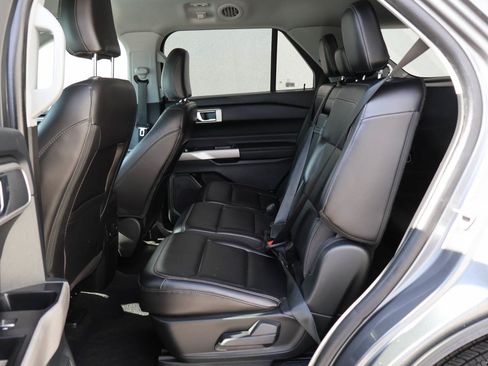 Used 2024 Ford Explorer XLT w/ Equipment Group 202A AWD/4WD image 10