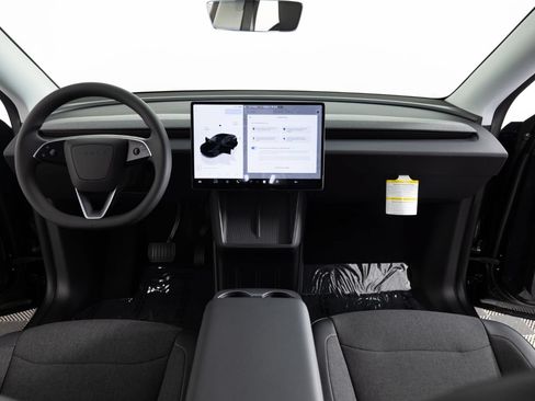 Used 2026 Tesla Model Y AWD image 37
