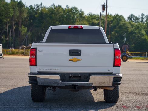 Used 2018 Chevrolet Silverado 1500 LT w/ All Star Edition AWD/4WD image 7