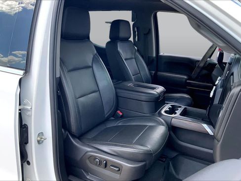 Used 2019 GMC Sierra 1500 SLT w/ SLT Convenience Package AWD/4WD image 9
