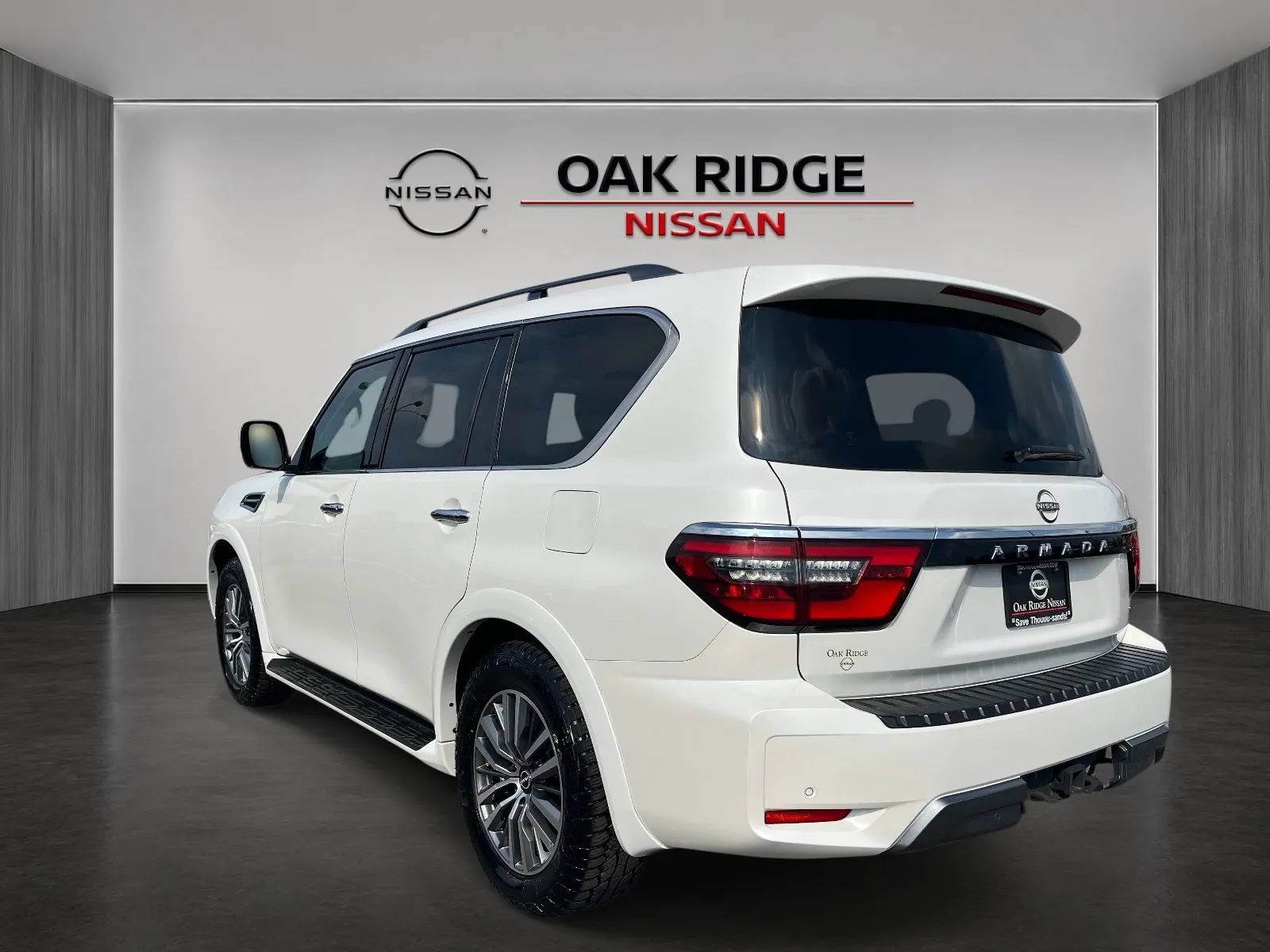 Used 2023 Nissan Armada SL RWD image 5