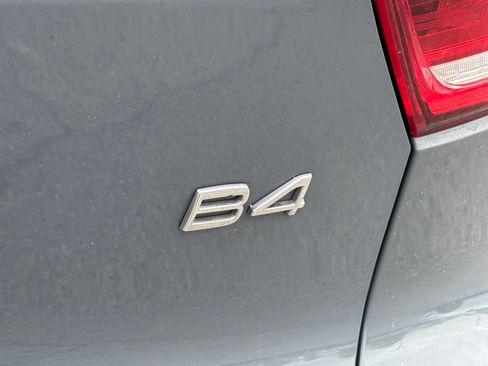 Used 2023 Volvo XC40 B4 Ultimate FWD image 6