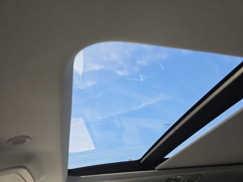 Used 2024 Ford Explorer XLT w/ Equipment Group 202A image 29