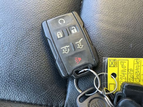 Used 2018 Chevrolet Suburban LT AWD/4WD image 27