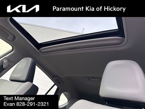 Used 2017 Toyota RAV4 Limited image 32