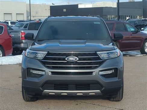 Used 2021 Ford Explorer XLT w/ Equipment Group 202A image 8