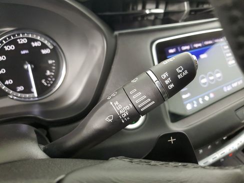 Used 2020 Cadillac XT4 Premium Luxury image 34