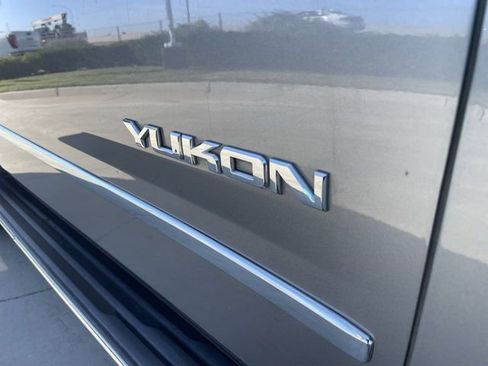 Used 2019 GMC Yukon SLT w/ Premium Edition image 34