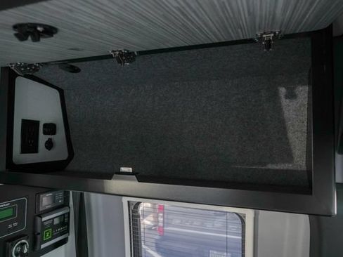 Used 2021 Mercedes-Benz Sprinter 2500 image 47
