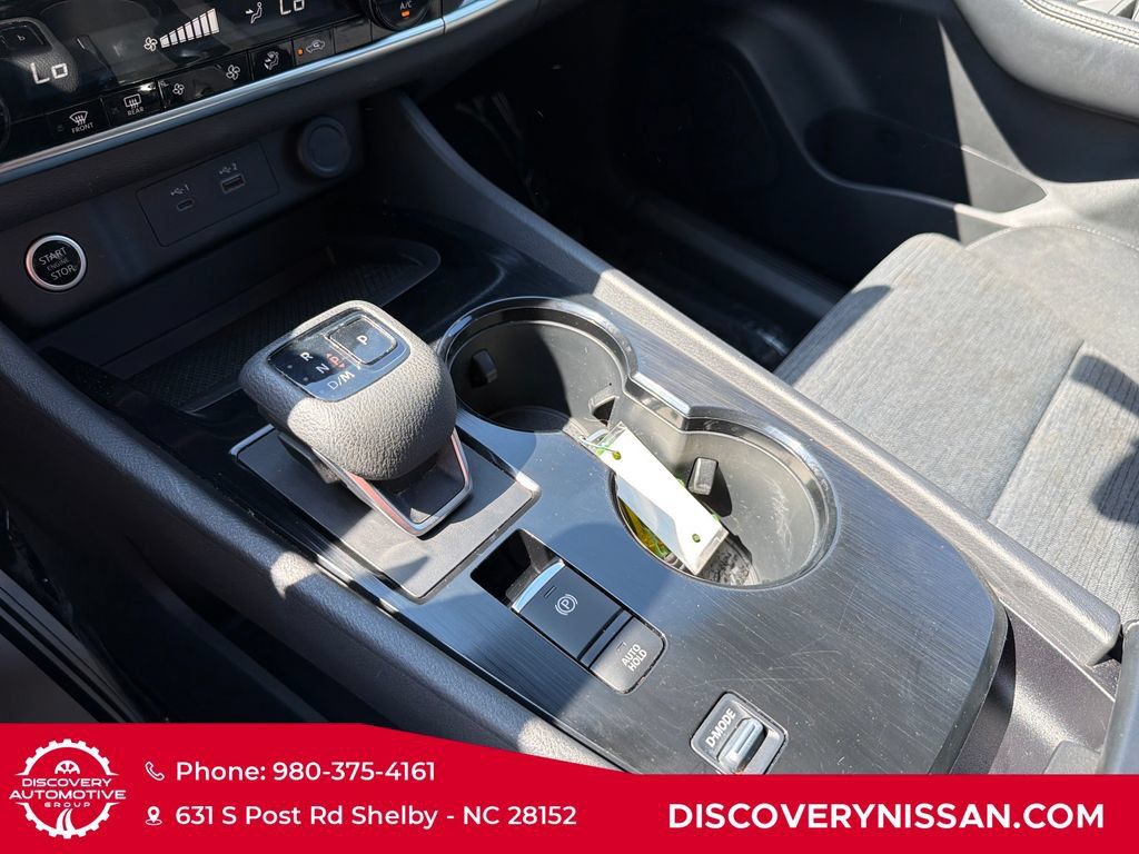 Certified 2023 Nissan Rogue SV FWD image 16