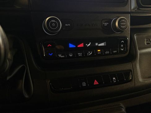 Used 2024 RAM ProMaster 2500 w/ Convenience Group FWD image 20