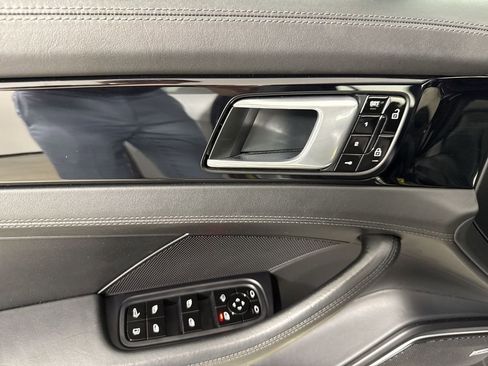 Used 2021 Porsche Panamera 4S image 34