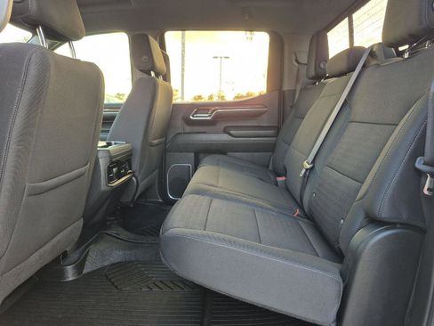 Used 2022 Chevrolet Silverado 1500 LT Trail Boss w/ Convenience Package II image 24