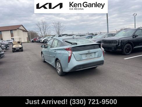 Used 2016 Toyota Prius Four w/ Advanced Technology Package image 7