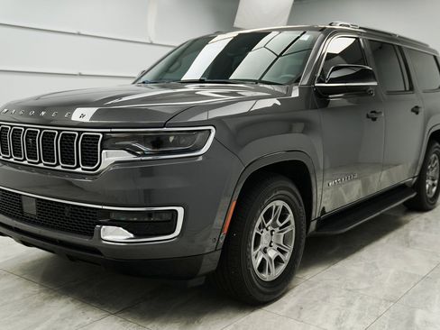 Used 2023 Jeep Wagoneer L 4WD w/ Convenience Group I image 4