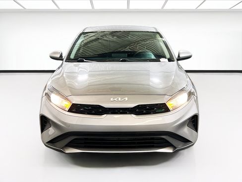 Used 2023 Kia Forte LXS FWD image 2
