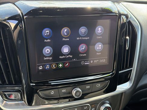 Used 2022 Chevrolet Traverse LT FWD image 39