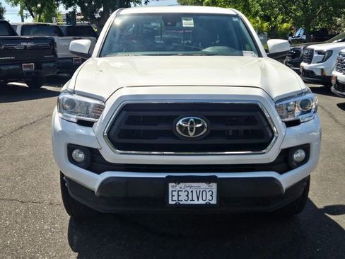 Used 2022 Toyota Tacoma SR5 RWD image 2