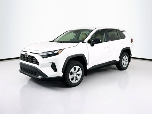 Used 2025 Toyota RAV4 LE image 3