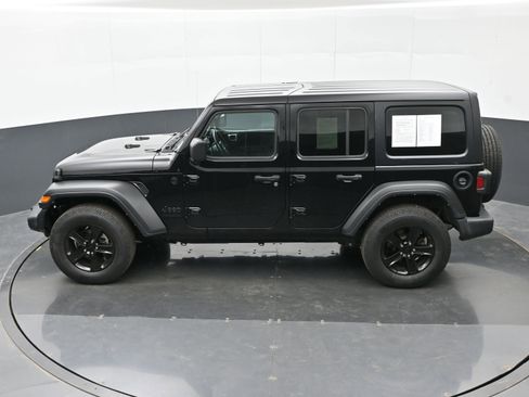 Used 2022 Jeep Wrangler Unlimited Sport AWD/4WD image 36