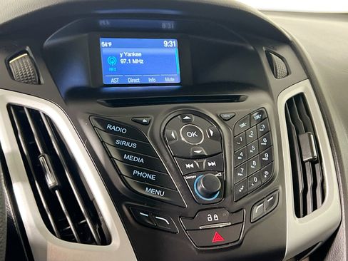 Used 2014 Ford Focus SE w/ SE Winter Package image 27