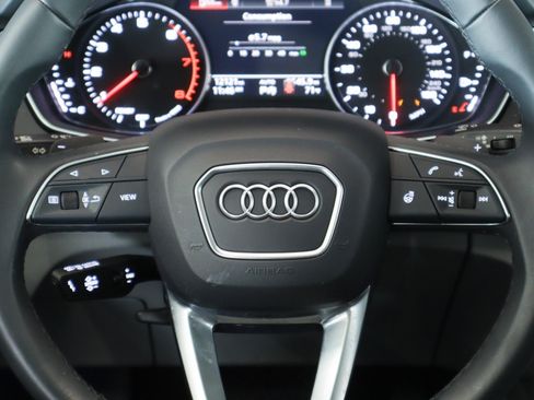 Used 2024 Audi Q5 2.0T Premium w/ Convenience Package image 19