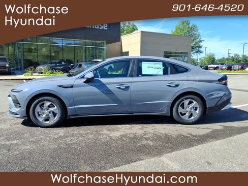 New 2026 Hyundai Sonata SE FWD image 2