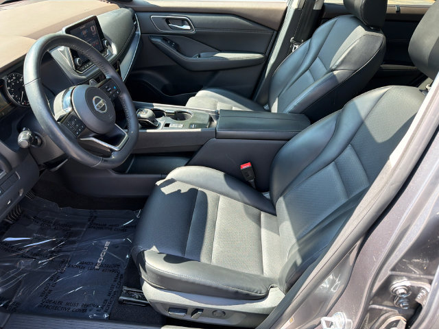 Used 2021 Nissan Rogue SV w/ Premium Package FWD image 11