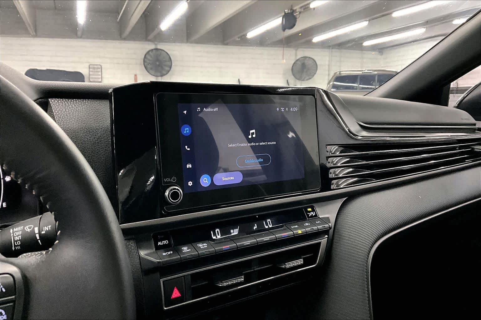 Used 2026 Toyota Camry SE FWD image 35