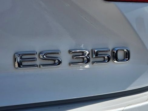 Used 2014 Lexus ES 350 w/ Luxury Package FWD image 11