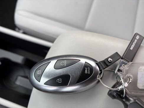 Used 2025 Hyundai Kona SEL AWD/4WD image 25