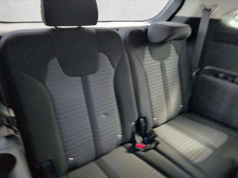 Used 2025 Kia Sorento LX FWD image 20