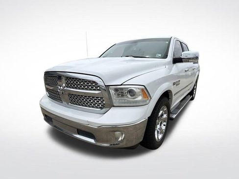 Used 2014 RAM 1500 Laramie w/ Convenience Group RWD image 3