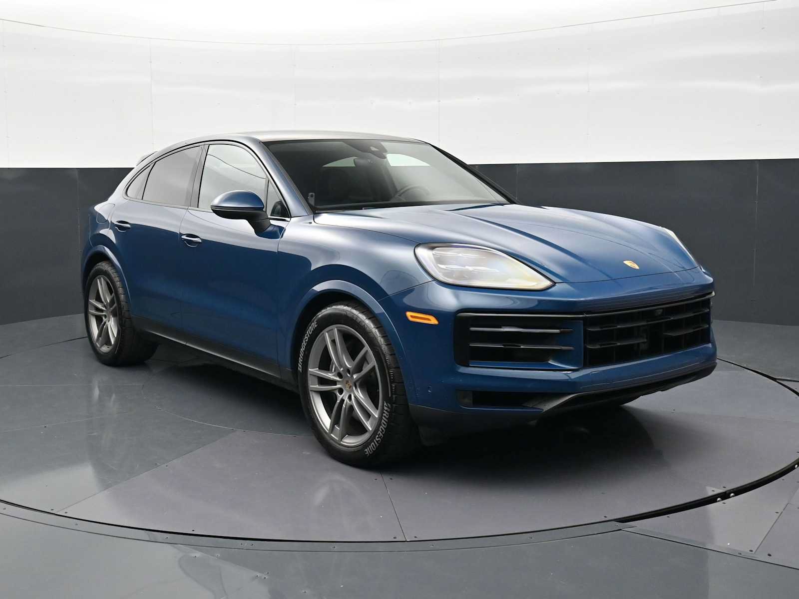 Certified 2025 Porsche Cayenne Coupe AWD/4WD image 28