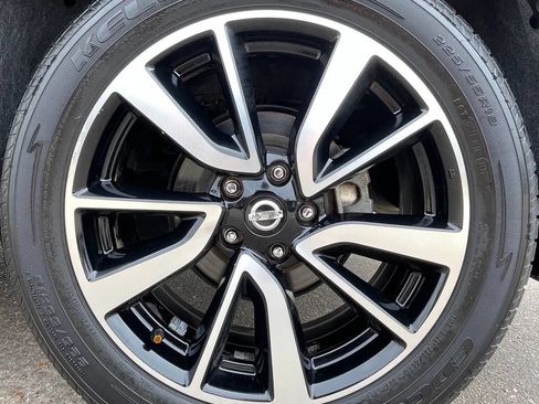 Used 2017 Nissan Rogue SL w/ SL Premium Package FWD image 14