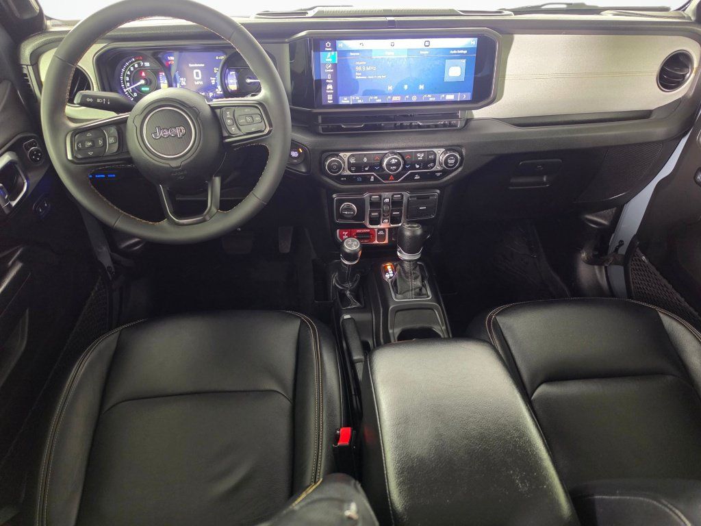 Used 2024 Jeep Wrangler Unlimited AWD/4WD image 14