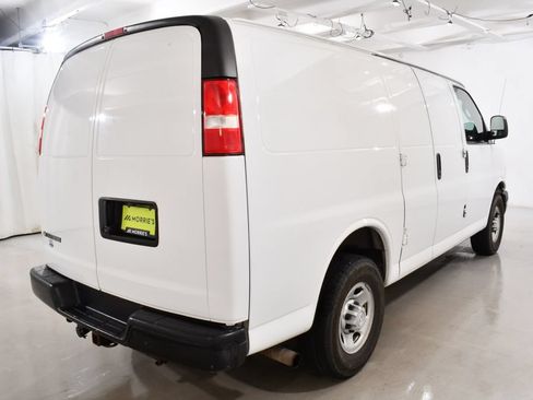 Used 2018 Chevrolet Express 2500 w/ Driver Convenience Package RWD image 11