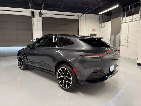 Used 2021 Aston Martin DBX AWD/4WD image 6