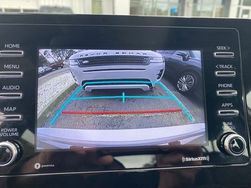 Used 2024 Toyota Camry SE image 27