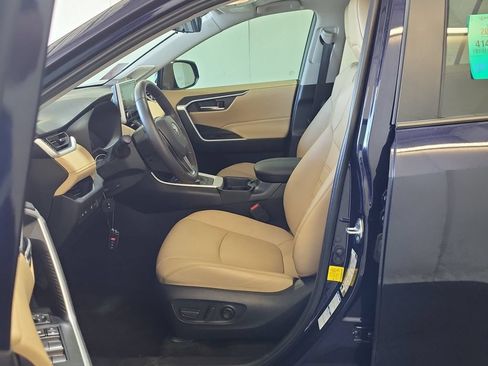 Used 2021 Toyota RAV4 XLE Premium AWD/4WD image 3