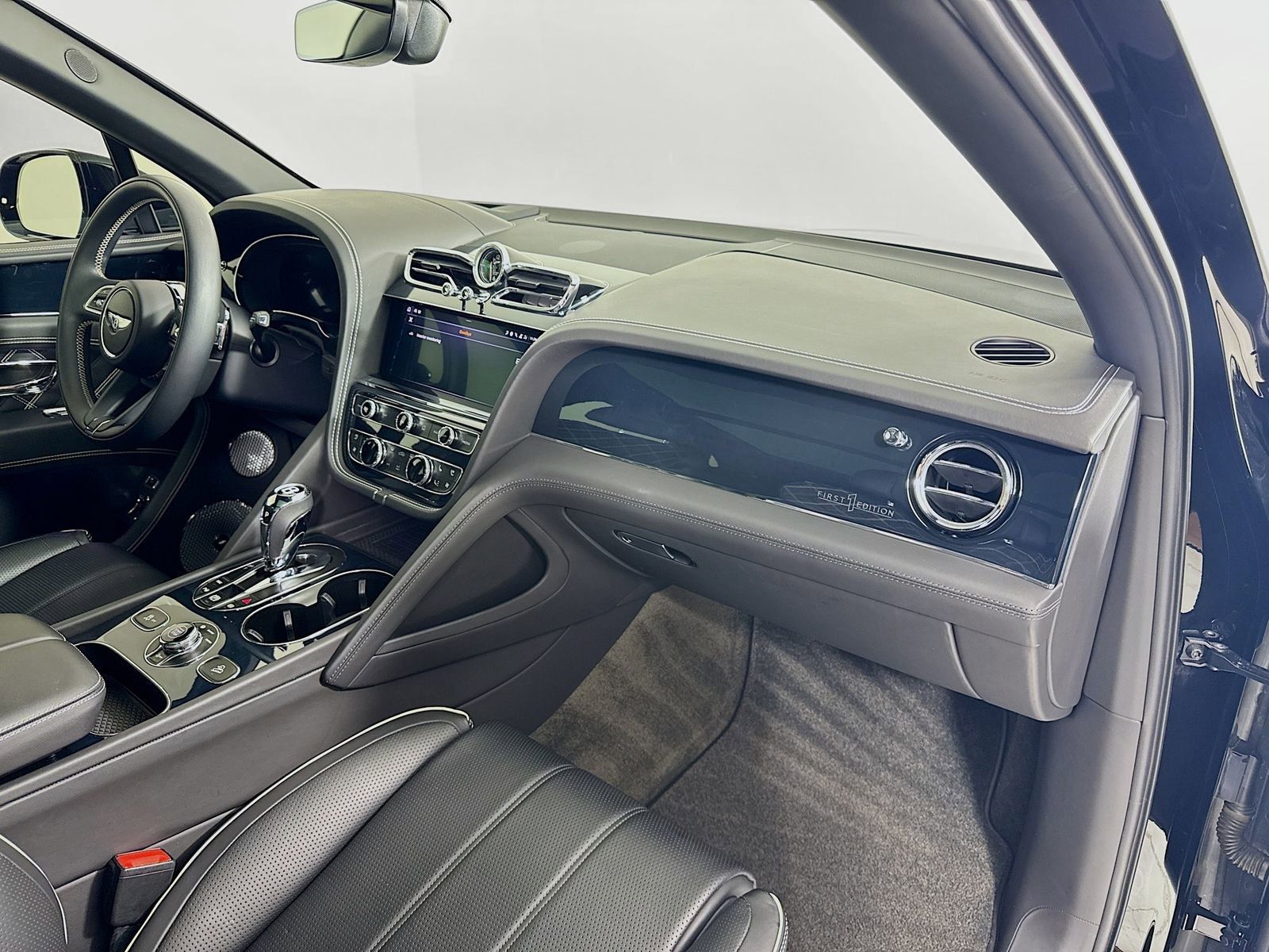 Certified 2021 Bentley Bentayga AWD/4WD image 29