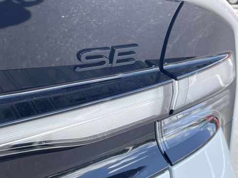 New 2026 Toyota Prius Plug-In Hybrid FWD image 13